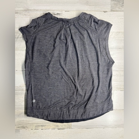 Lululemon sleeveless grey tee Sz.4 - Picture 5 of 7